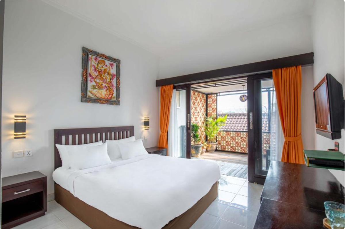 Deluxe Balcony Room